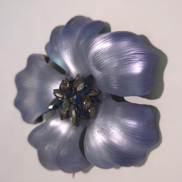 Alexis Bittar, lucite, Flower Pin Brooch - Picture 9 of 9